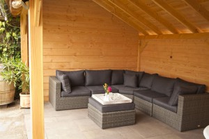 terrasoverkapping douglas met loungeset